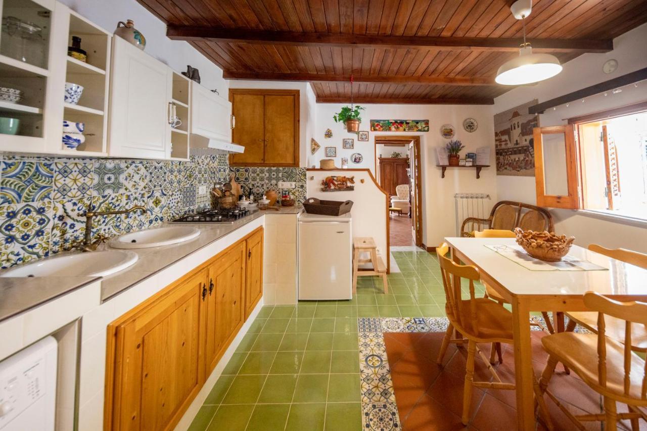 Familyholidays La Finestra Di Fronte 체팔루 외부 사진