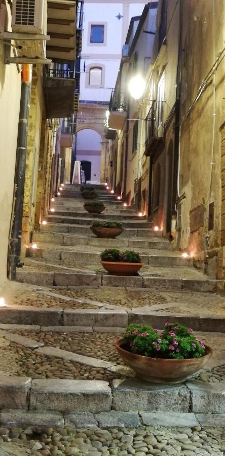 Familyholidays La Finestra Di Fronte 체팔루 외부 사진