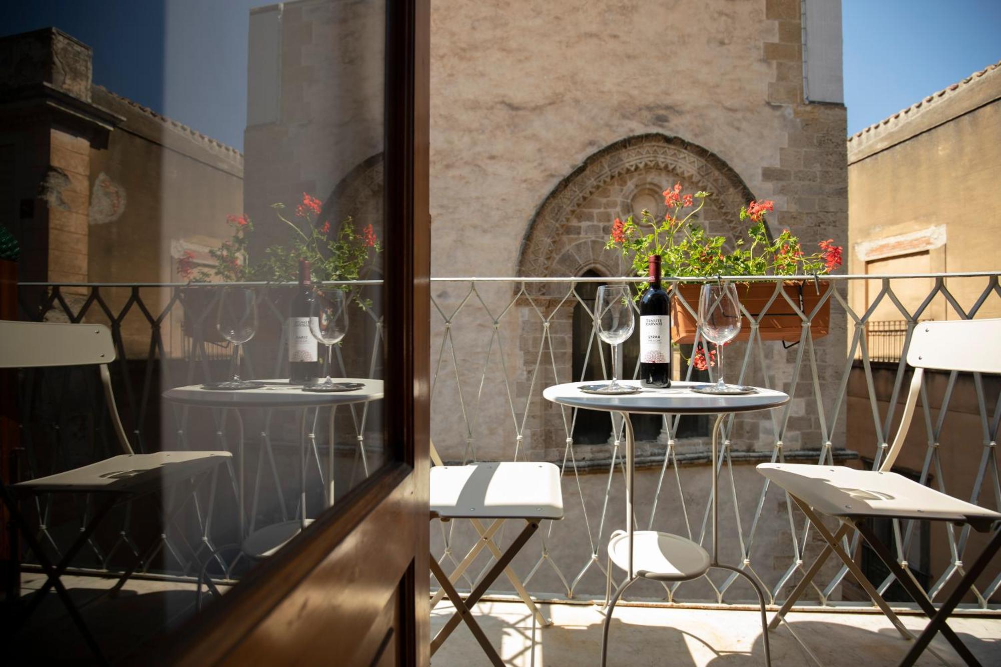 Familyholidays La Finestra Di Fronte 체팔루 외부 사진